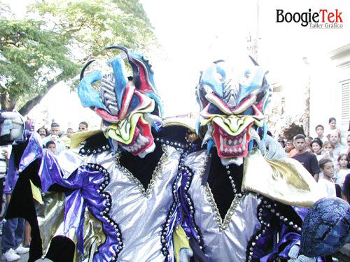 El Carnaval Mocano 2001 en Republica Dominicana.