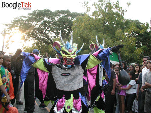 El Carnaval Mocano 2001 en Republica Dominicana.