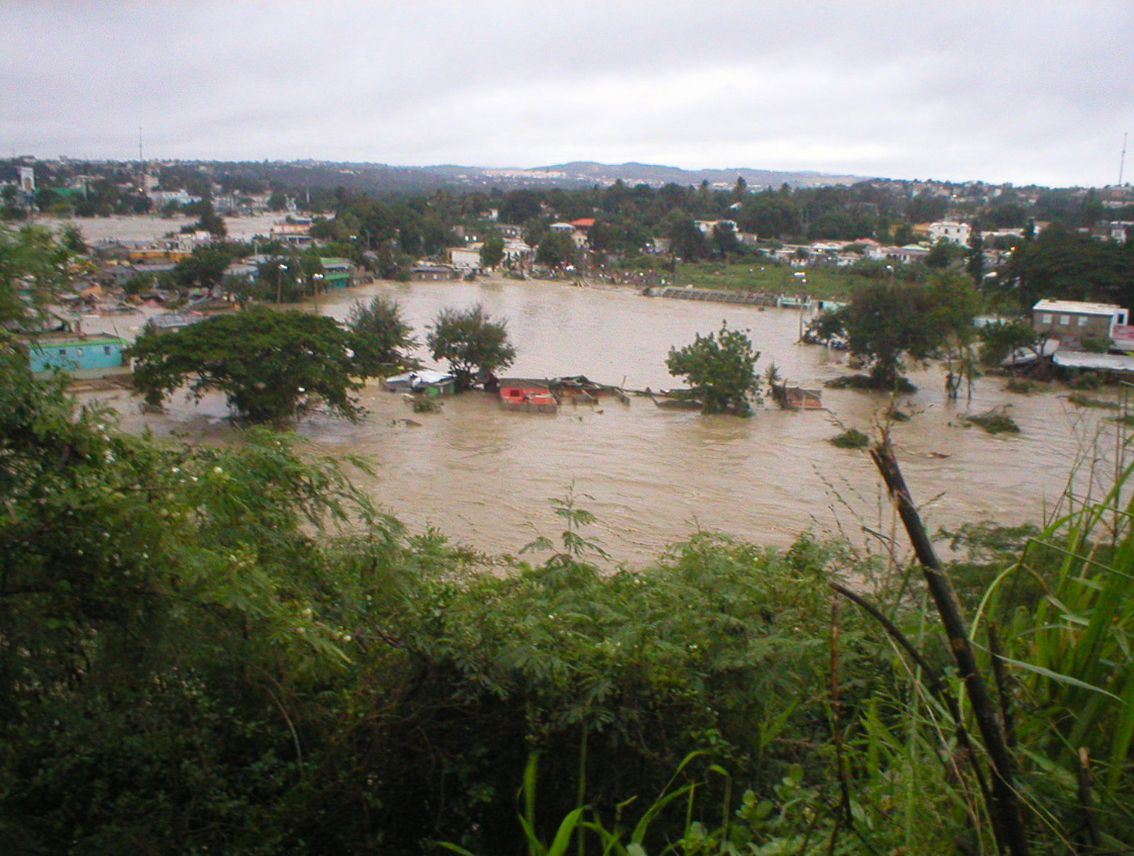 Fotos tormenta tropical Olga Area de Santiago, Republica Dominicana Diciembre 12 2007