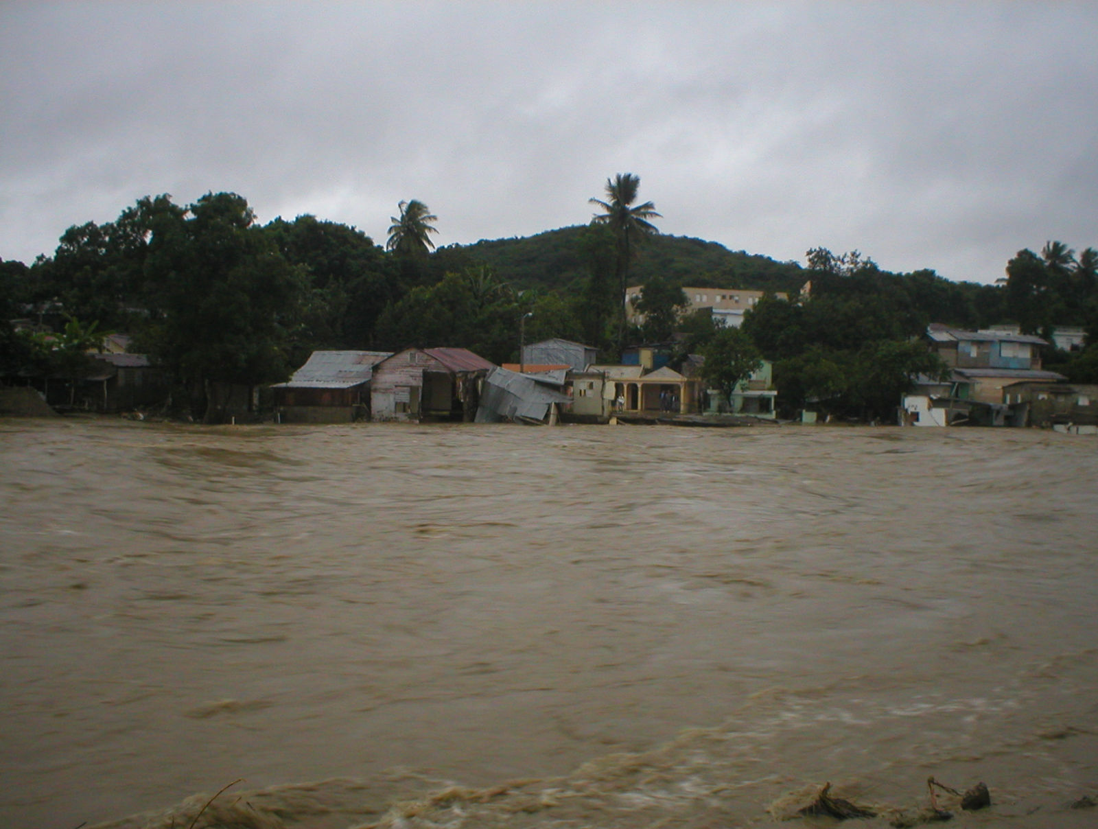 Fotos tormenta tropical Olga Area de Santiago, Republica Dominicana Diciembre 12 2007