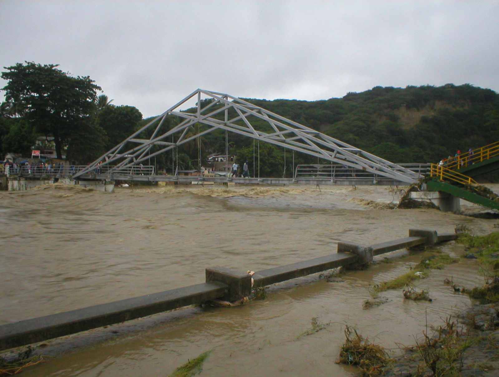 Fotos tormenta tropical Olga Area de Santiago, Republica Dominicana Diciembre 12 2007