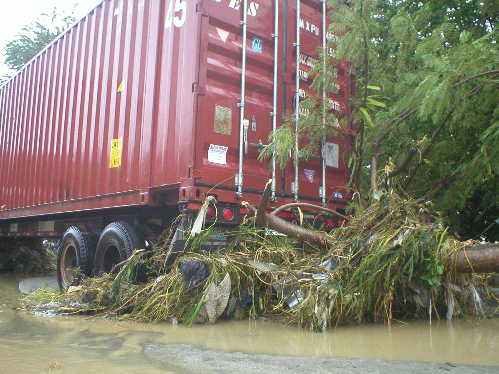 Fotos tormenta tropical Olga Area de Santiago, Republica Dominicana Diciembre 12 2007