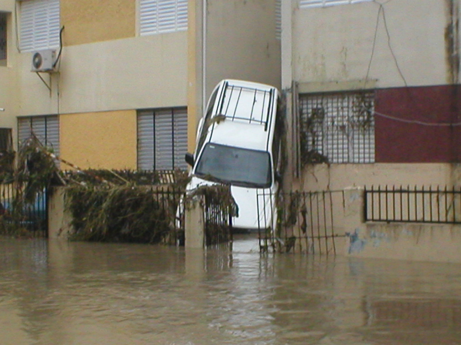 Fotos tormenta tropical Olga Area de Santiago, Republica Dominicana Diciembre 12 2007