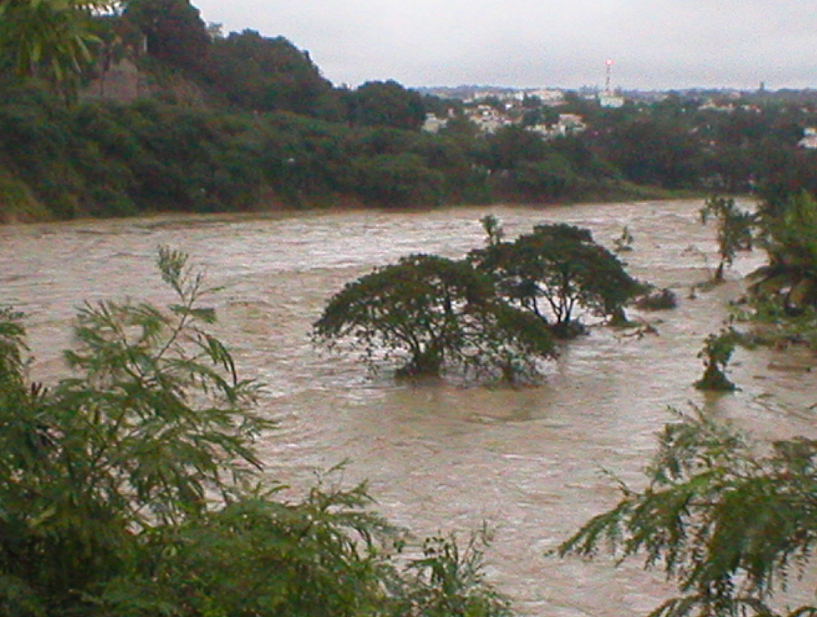 Fotos tormenta tropical Olga Area de Santiago, Republica Dominicana Diciembre 12 2007