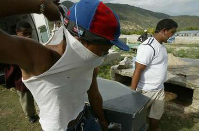 Fotos de Inundaciones Area de Jimaní, Republica Dominicana Mayo 24, 2004