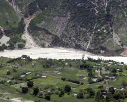 Fotos de Inundaciones Area de Jimaní, Republica Dominicana Mayo 24, 2004