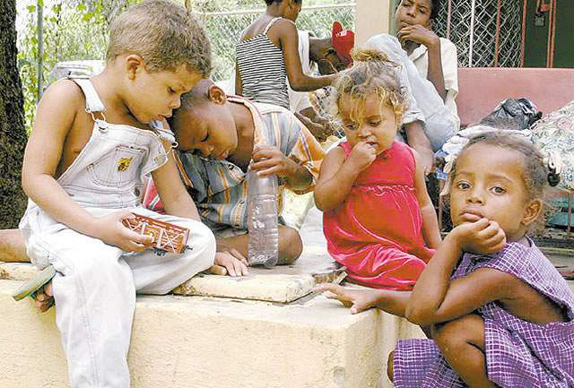 Fotos de Inundaciones Area de Jimaní, Republica Dominicana Mayo 24, 2004