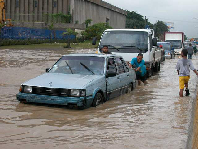 Fotos de Inundaciones Area de Jimaní, Republica Dominicana Mayo 24, 2004