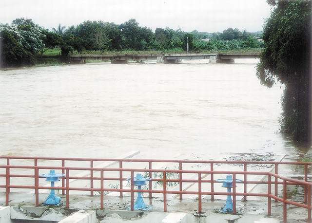 Fotos de Inundaciones Area de Jimaní, Republica Dominicana Mayo 24, 2004