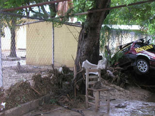 Fotos de Inundaciones Area de Jimaní, Republica Dominicana Mayo 24, 2004